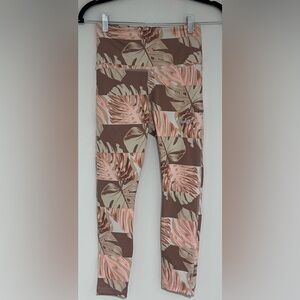Nike Dri-Fit Tan and Pink Leaf Print High Rise Crop Women’s Leggings Size XS